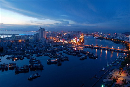 波古楼楼，波古波古建筑火锅店设计