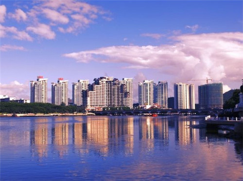 2025破洞小脚裤连锁店什么项目风险低